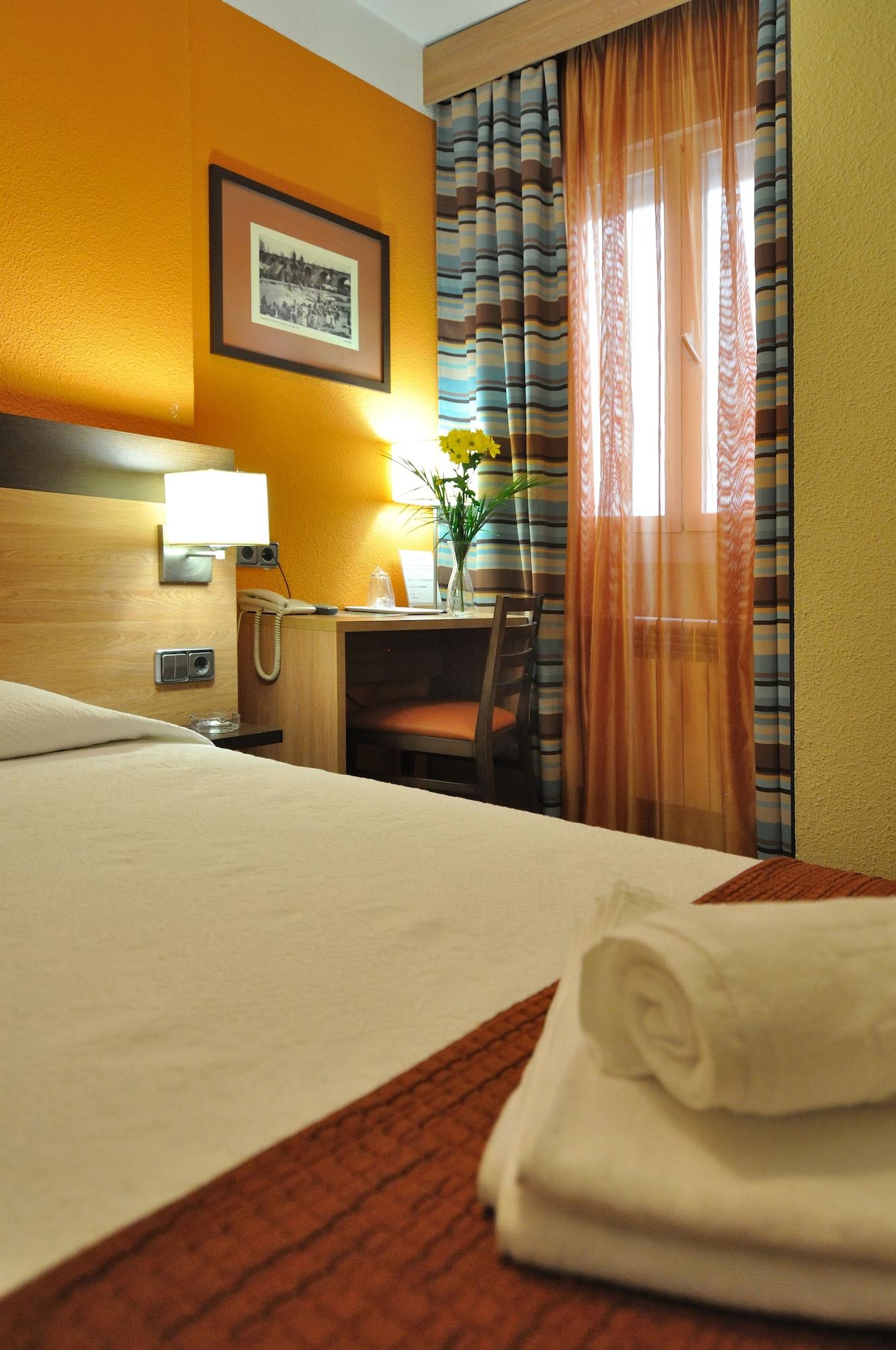 Hostal Ballesta Madrid Extérieur photo