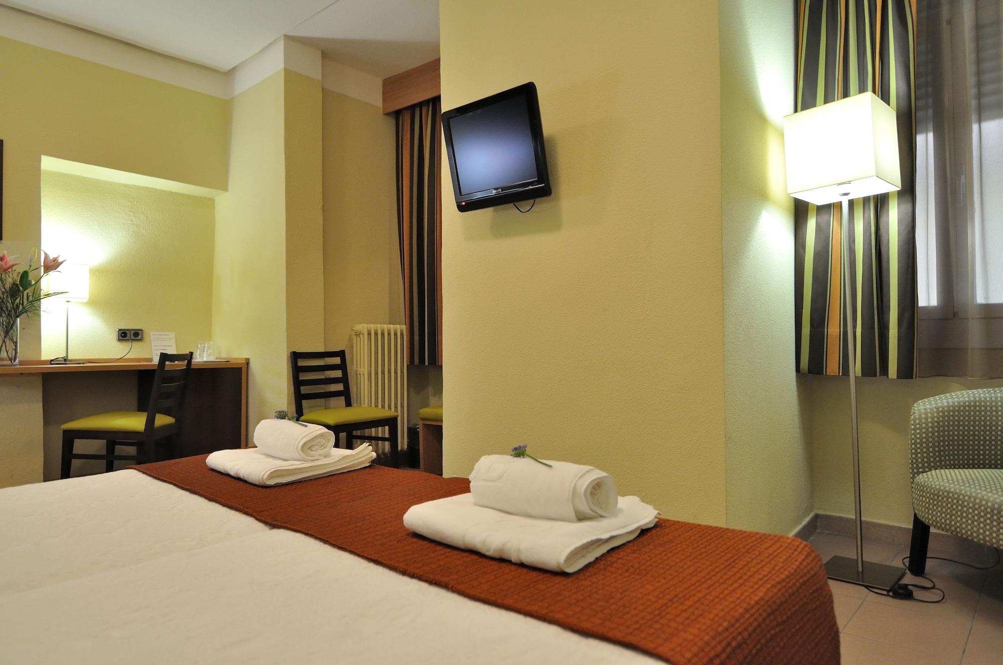 Hostal Ballesta Madrid Extérieur photo