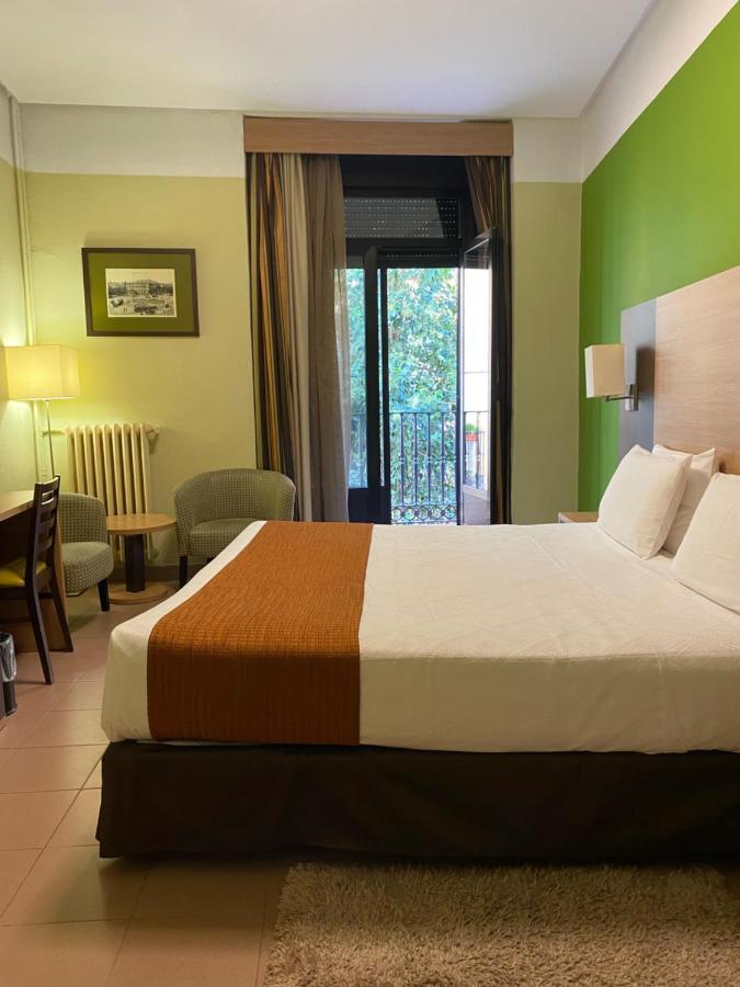 Hostal Ballesta Madrid Extérieur photo