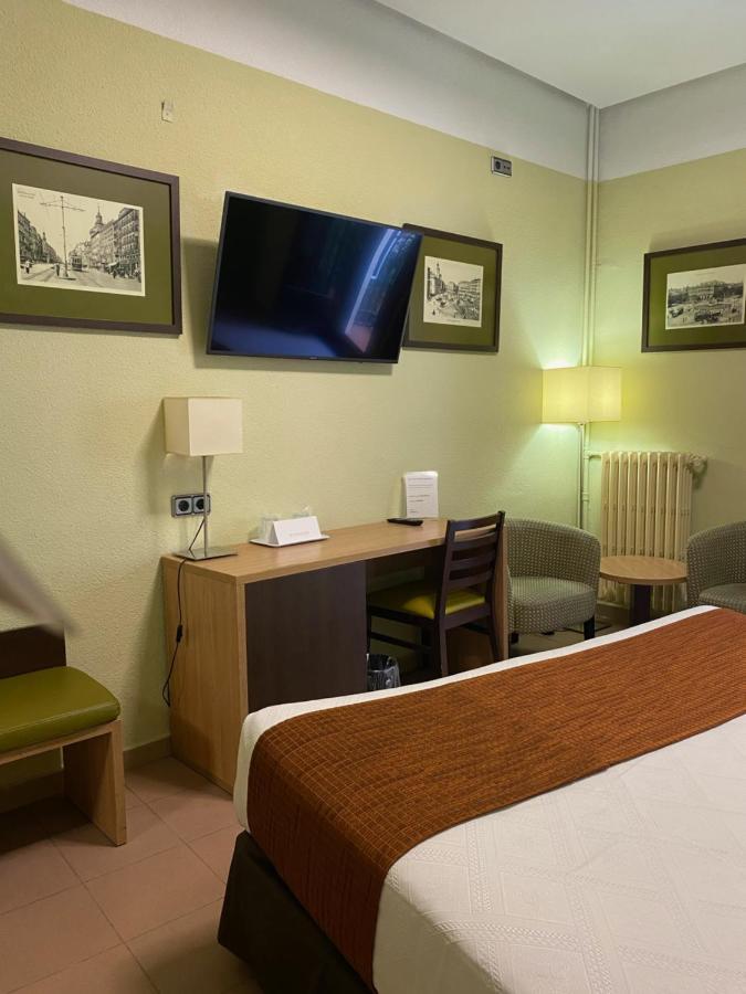 Hostal Ballesta Madrid Extérieur photo