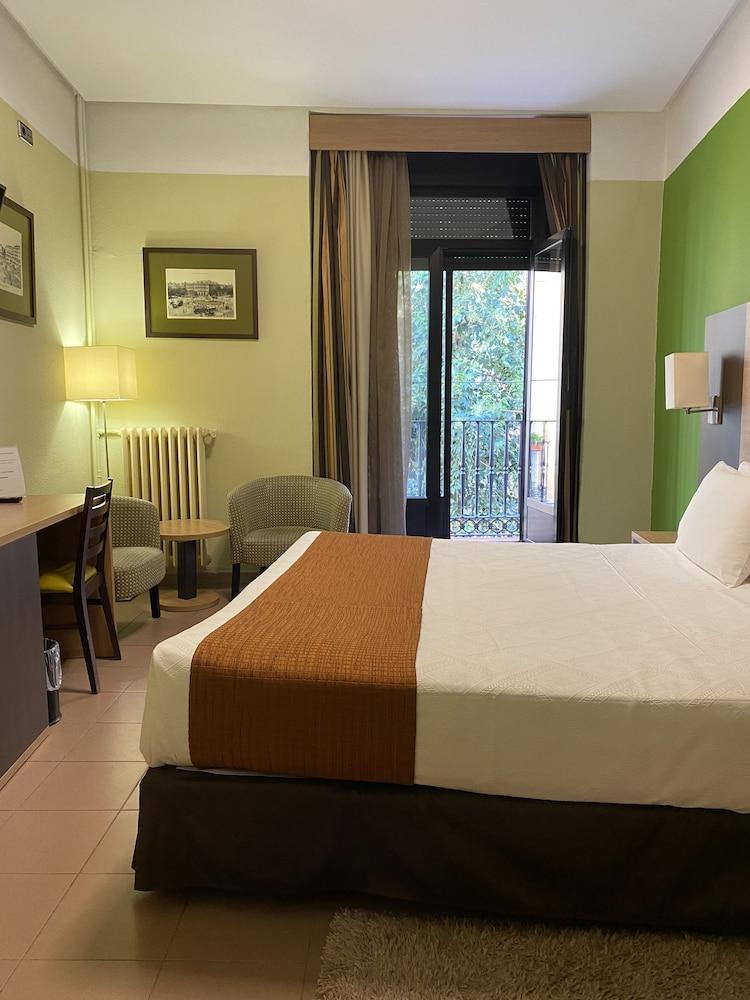 Hostal Ballesta Madrid Extérieur photo