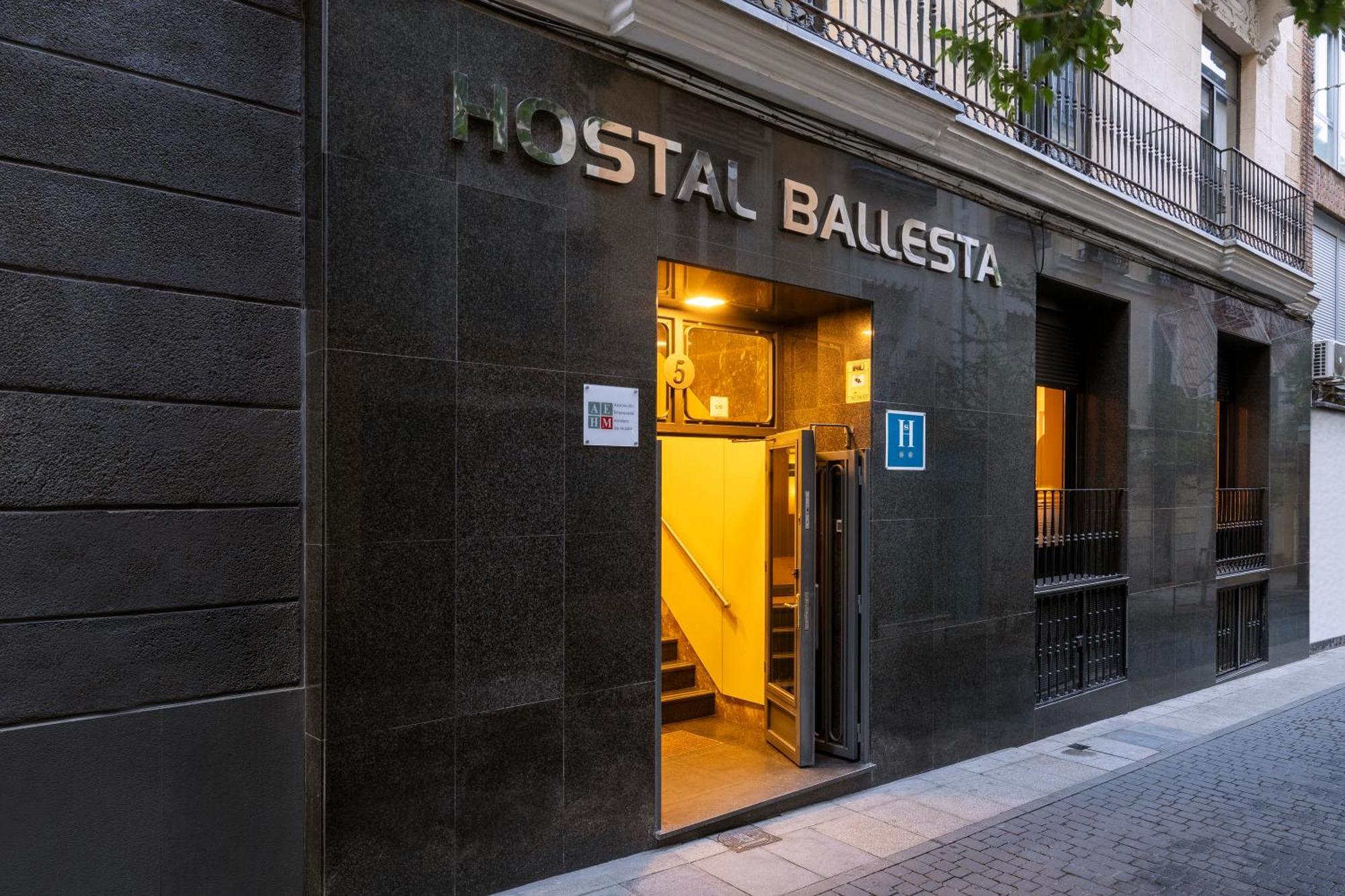 Hostal Ballesta Madrid Extérieur photo