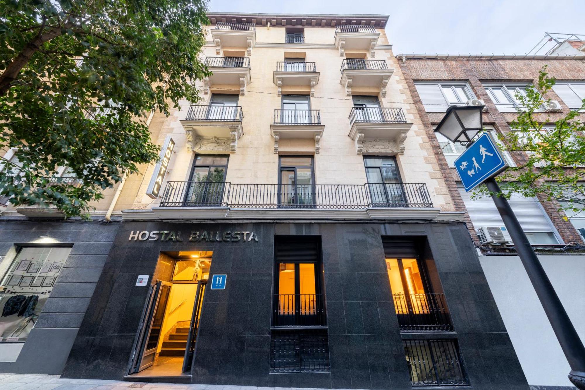 Hostal Ballesta Madrid Extérieur photo