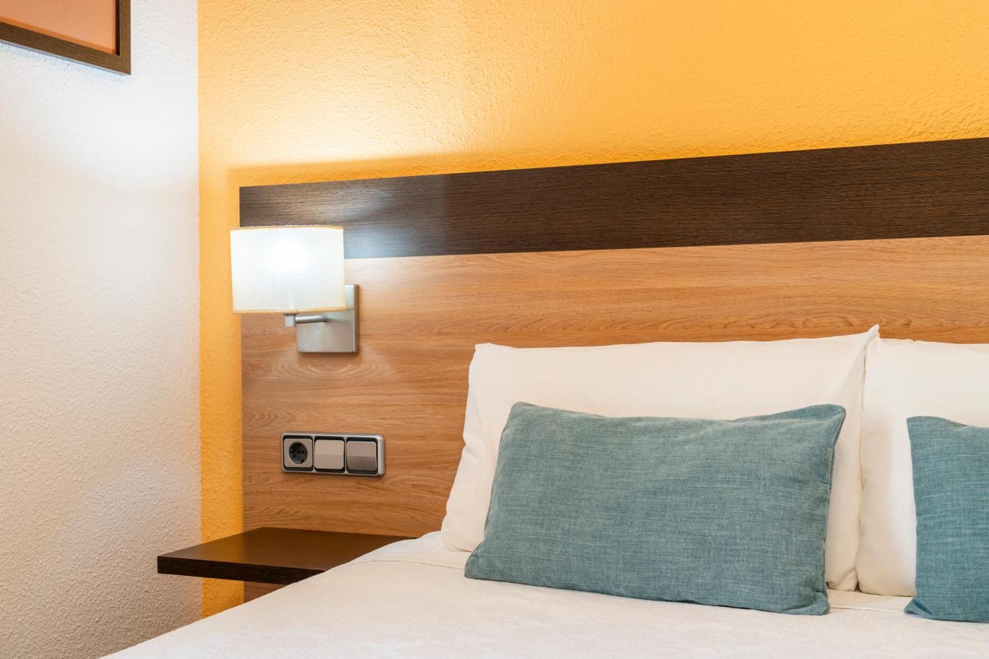 Hostal Ballesta Madrid Extérieur photo