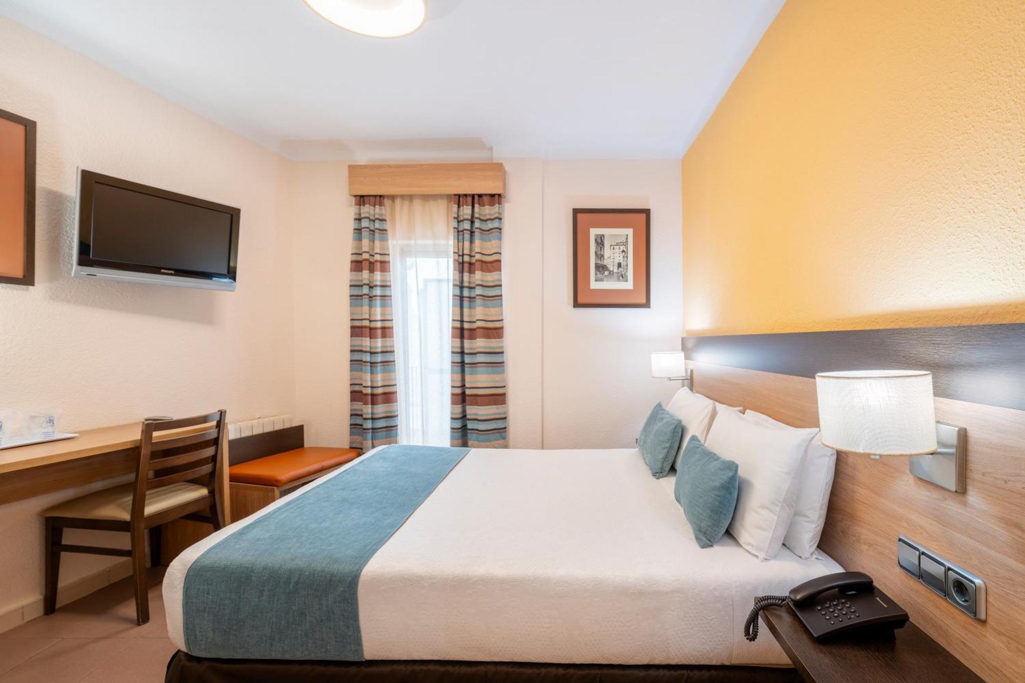 Hostal Ballesta Madrid Extérieur photo
