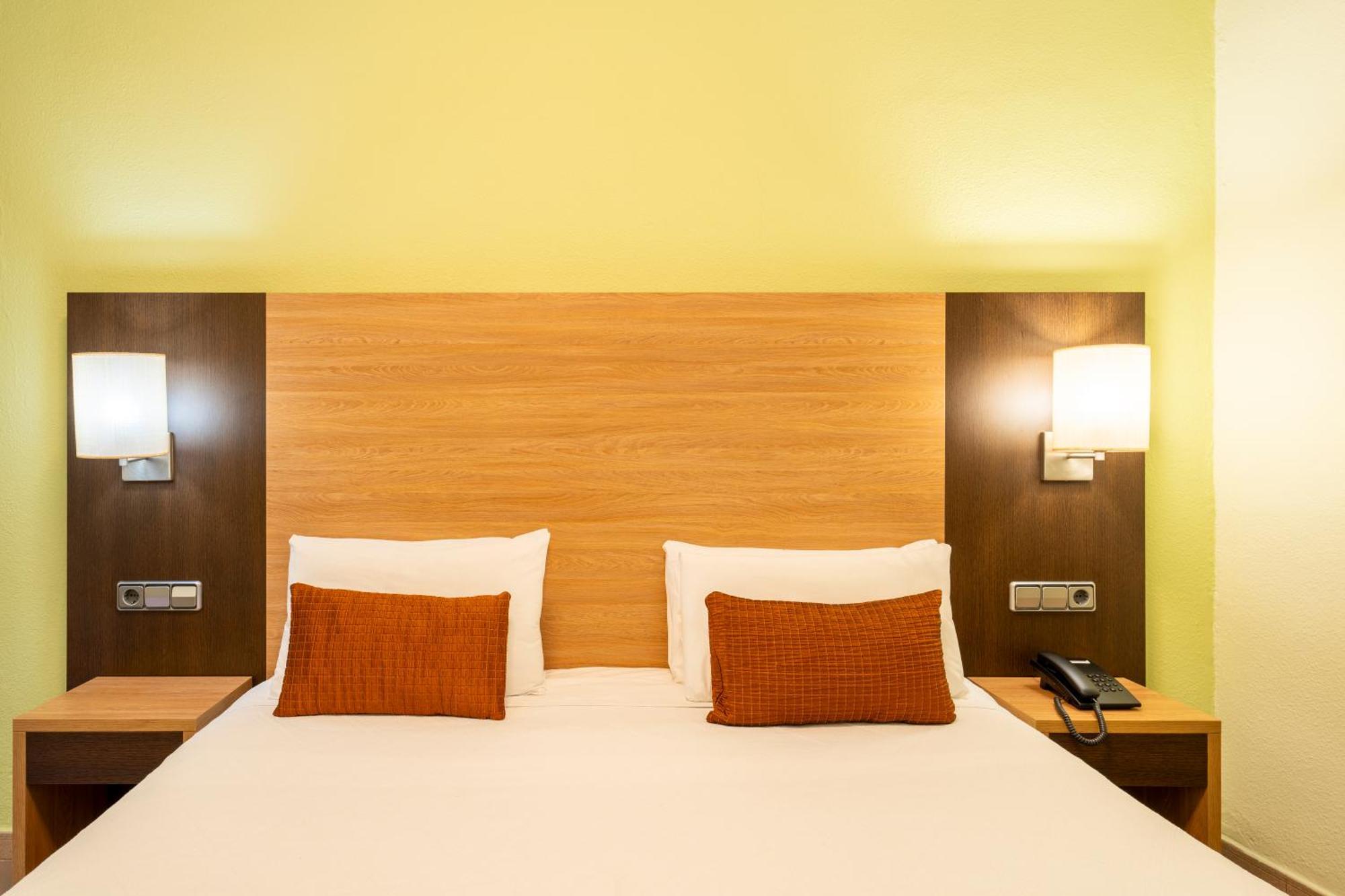 Hostal Ballesta Madrid Extérieur photo