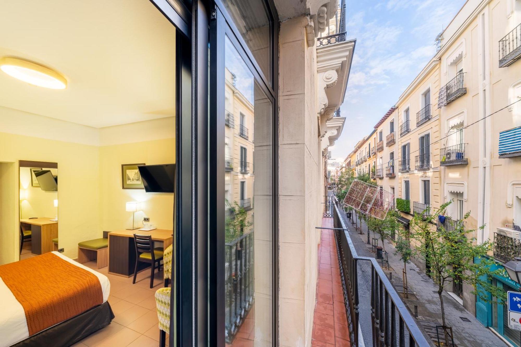 Hostal Ballesta Madrid Extérieur photo
