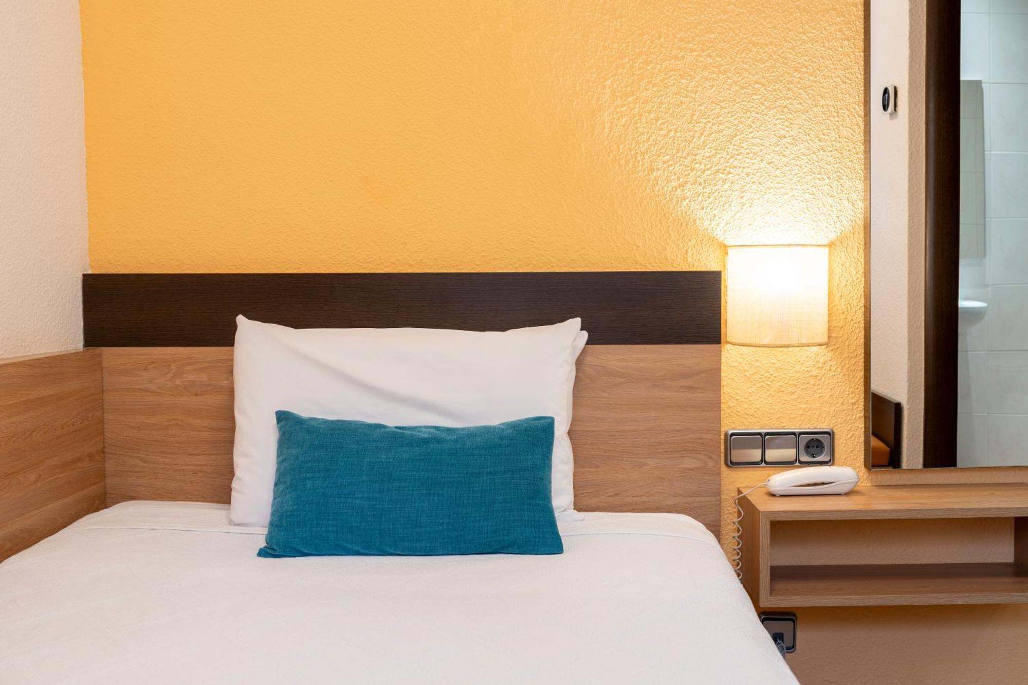 Hostal Ballesta Madrid Extérieur photo